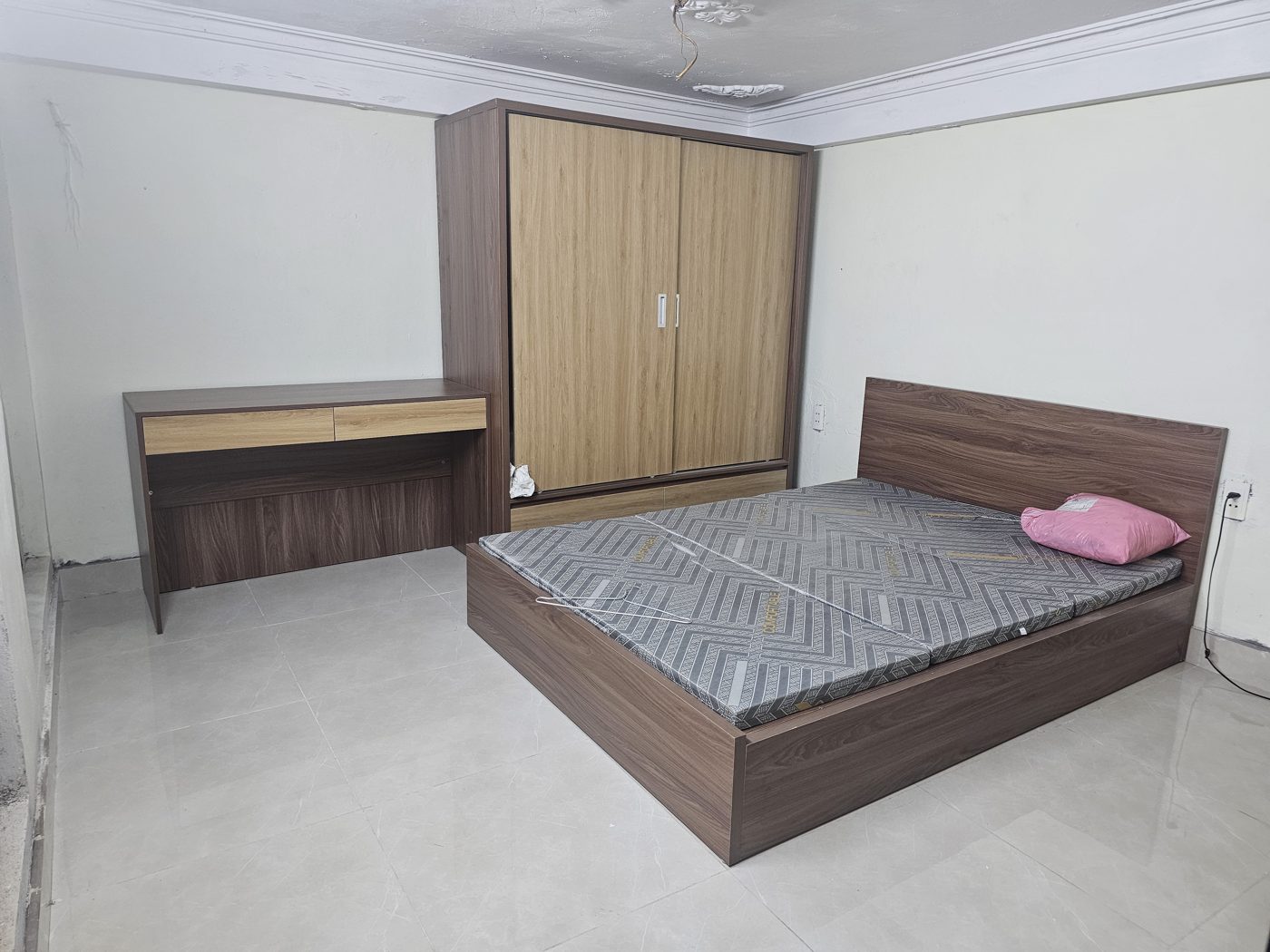 Cho thuê phòng 2A tầng 2 full nội thất Ngọc Lâm, Long Biên